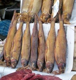 Memilih Ikan Asap