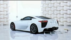 Raungan Knalpot Lexus LFA Pecahkan Gelas