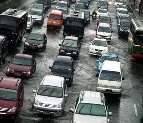 Genangan Air 50 Cm, Bintaro Macet 3 KM