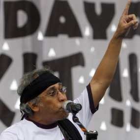 Ribuan Penonton Hadiri Konser Amal Iwan Fals di Gunung Sitoli
