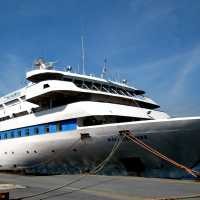 Israel Beri Makanan Mentah & Larang Relawan Beribadah