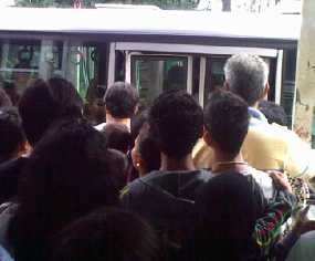 Ada Pelaku yang Gesekkan Penisnya di Sela-sela Jok Bus