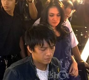 Video Porno Mirip Luna-Ariel Dibintangi 2 Pria Berbeda?