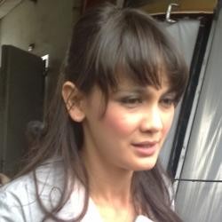 Tegaskan Nggak Punya Video Porno, Luna Maya Surati Lux