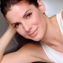 Sandra Bullock Cium Bibir Scarlett Johansson di MTV Movie Awards 2010
