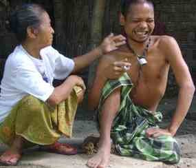 Gemar Bugil dan Kejar Cewek, Bujangan Tuban Dirantai