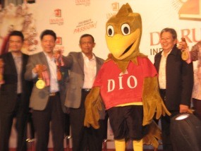 Tak Akan Terbentur Piala Dunia