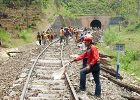 Sindikat Pencurian Rel Kereta Ditangkap 