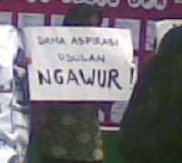 Ancam Keluar Setgab, Golkar Cengeng