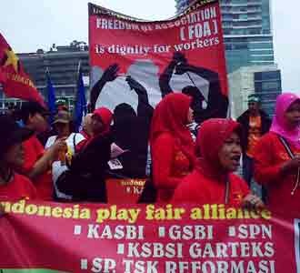 Buruh Demo di Bundaran HI