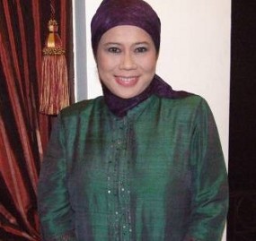 Dewi Yull Minta Doa Agar Anaknya Lewati Masa Kritis