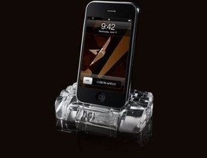 Lengkapi iPhone dengan Dock Kristal