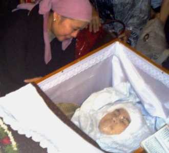 Putri Sulung Dewi Yull Meninggal