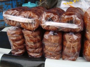 Manis Enak, si Kue Cincin
