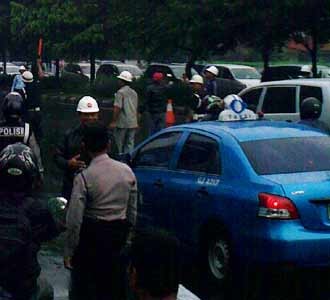 Crane Jatuh, Lalin Macet