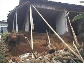 Pondasi Longsor, 2 Pekerja Bangunan Tewas Saat Perbaiki Rumah