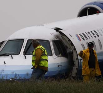 United Airlines Express Tergelincir