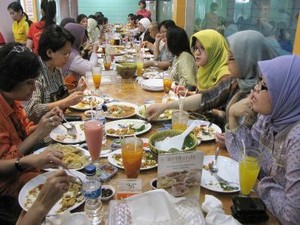 Menyantap Gulai Ikan  Bareng Pak Bondan!