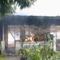 Pemilik Rumah Ratapi Tempat Tinggalnya Ludes