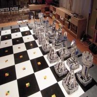 Robot Catur Raksasa Unjuk Kebolehan 