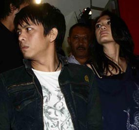 Polri: 2 Penyebar Video Mirip Ariel & Luna Masih Diperiksa