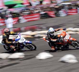 Adu Kecepatan di Makassar