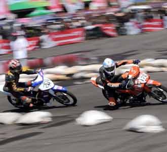 Adu Kecepatan di Makassar