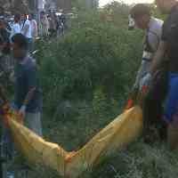 Mayat Bertato Tertelungkup di Sungai Jagir