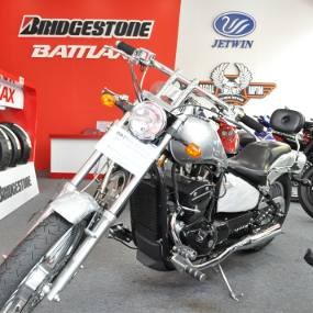 Jetwin Regal Raptor, Chopper Murah Untuk Bergaya