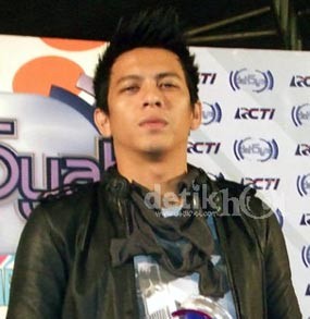 Ariel Serahkan Diri ke Mabes Polri