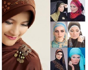 Agar Aksesori Jilbab Terlihat Cantik & Tidak Berlebihan
