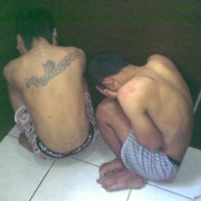 Panik Dikejar Massa, Dua Penjambret Lari ke Mapolwil Bandung