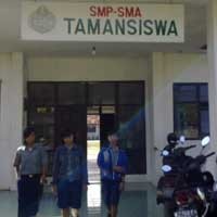 Kepala Sekolah Mengaku Ditekan Orang Suruhan Eddy Rumpoko