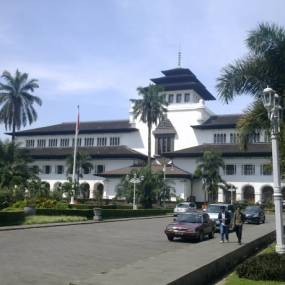 Belasan Raja dan Sultan se-Nusantara Sowan ke Wagub Jabar