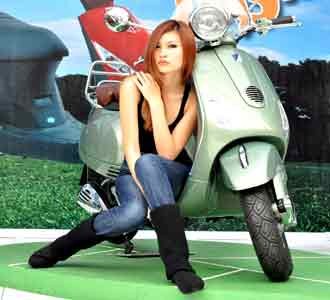 Skutik Jadul Vespa LXV