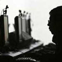 Cari File Porno, Ratusan Komputer Diobok-obok