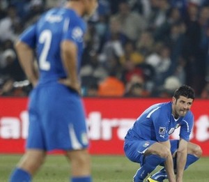 Menyelam Terlalu Dalam, Italia Tenggelam