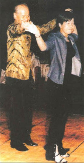 Inilah Foto Alter Berpenampilan Perempuan