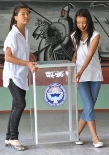 Kirgistan Gelar Referendum
