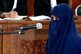 Putri Munawaroh Dituntut 8 Tahun Penjara, Pengacara Protes