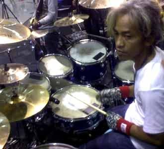 Kunto Kejar Rekor Dunia Ngedrum