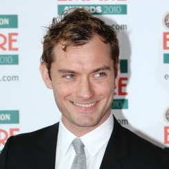Jude Law Ikut Bergabung di Film Garapan Martin Scorsese