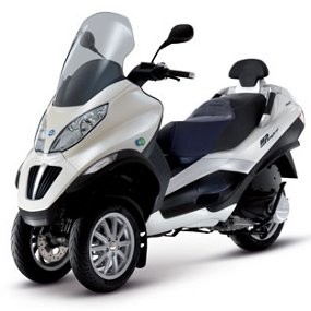 Piaggio Rilis Skuter Hybrid Pertama di Dunia
