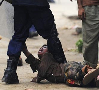 Bocah Bangladesh Dipukuli Polisi