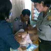 Hari Bhayangkara, Polsek Asemrowo Gelar Khitanan Massal