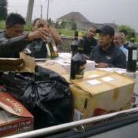 Botol Miras Disimpan di Lantai Dua