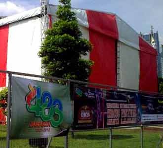 Cirque Le Masque Tak Buka Pertunjukan