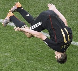 Jungkir Balik Klose