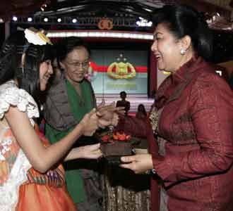 Kue Ultah Mini untuk Ibu Negara