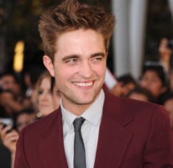 Robert Pattinson Cium Reese Witherspoon di Water For Elephants
